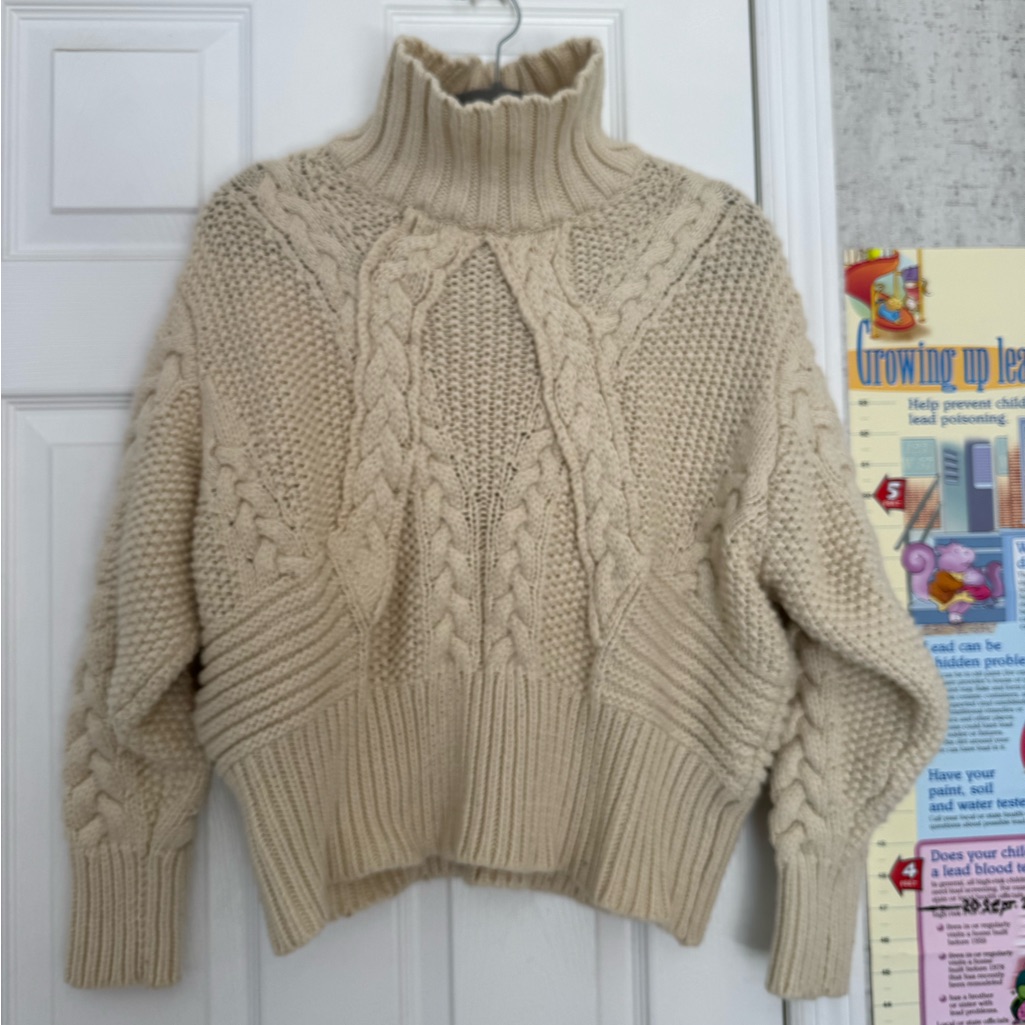 Zara Chunky Knitted Women’s Ivory Cream Sweater Small Cropped